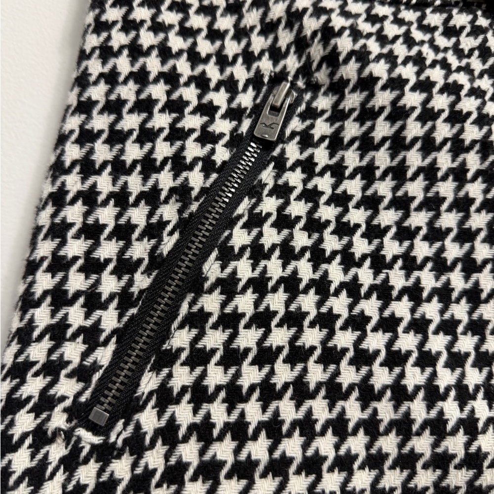 Hollister Black and White Mini Skirt - Picture 5 of 11